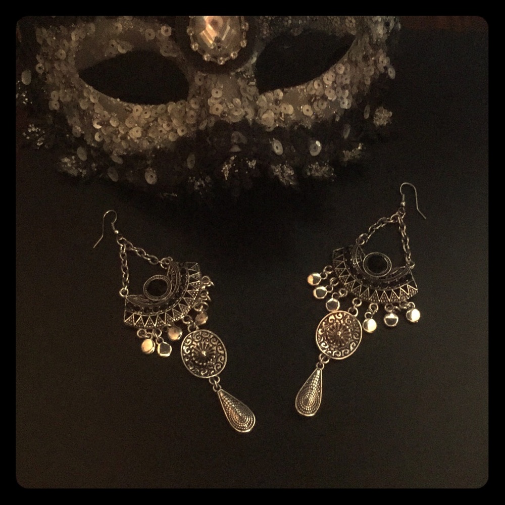SILVER AND BLACK DANGLE EARRINGS